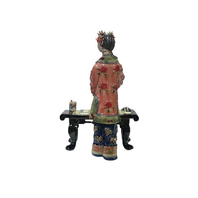 Elegant Qing Dynasty Lady Figure: A Masterpiece of Porcelain Art This exquisite porcelain figure captures the timeless...