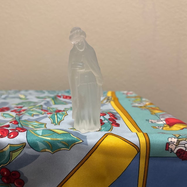 1970s Vintage Frosted Glass Nativity Wiseman Figurine in the Style of Lalique For Sale - Image 5 of 8