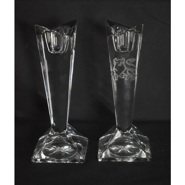 Traditional Rosenthal Crystal Madison Candlesticks Vintage Merrill Lynch Etched Bull Pair For Sale - Image 3 of 15