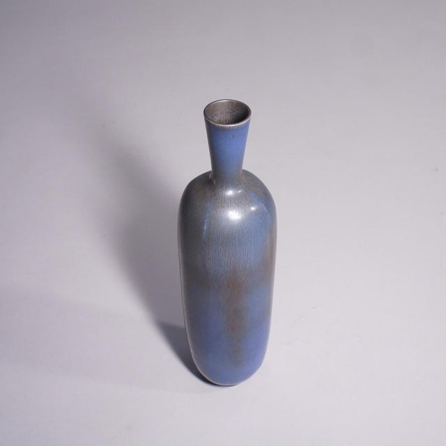 1950s High Vase in Stoneware with Hares Fur Glaze by Berndt Friberg for Gustavsberg, 1955 For Sale - Image 5 of 7