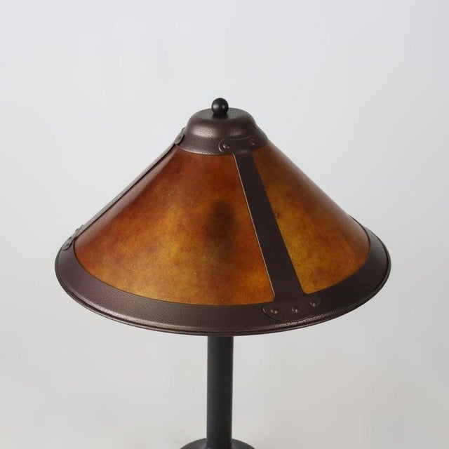 Vintage Dirk van Erp Style Arts & Crafts Copper & Mica Table Lamp 20thC Measures - 20.75"H x 15"W x 15"D A vintage Arts &...