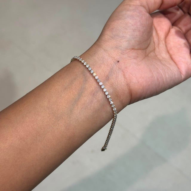 3.49Ct Round Brilliant Diamond Tennis Bracelet in 14k Solid Yellow Gold For Sale In New York - Image 6 of 16