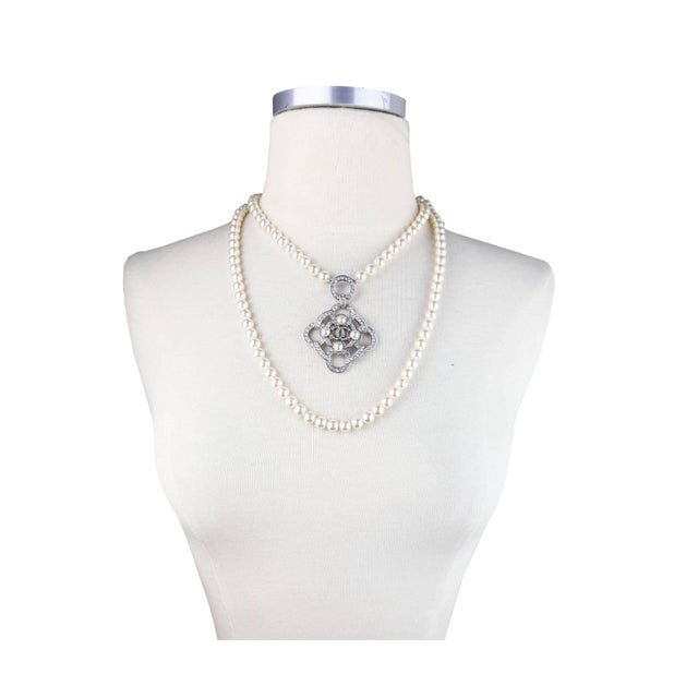 Contemporary Chanel Silver Argyle Crystal Pendant 2 Strand Pearl Necklace For Sale - Image 3 of 6