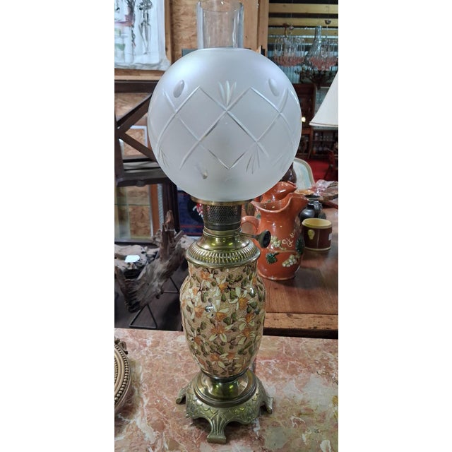 Art Nouveau Oil Lamp in Glazed Earthenware with Floral Relief Decoration on Gilt Bronze Base, 1890s For Sale - Image 5 of 6