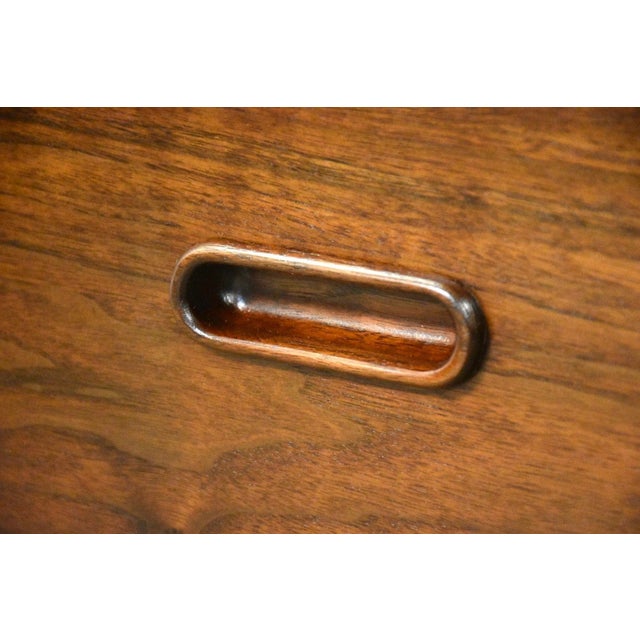 1960s Refinished Jack Cartwright for Founders Walnut Dresser For Sale In Boston - Image 6 of 11