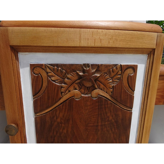 Large Vintage Art Deco Bedside Table in Light Wood, 1930s For Sale - Image 4 of 18