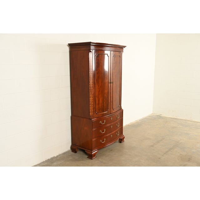 English Baker Furniture Georgian Flame Mahogany Armoire Dresser or Media Cabinet For Sale - Image 3 of 13