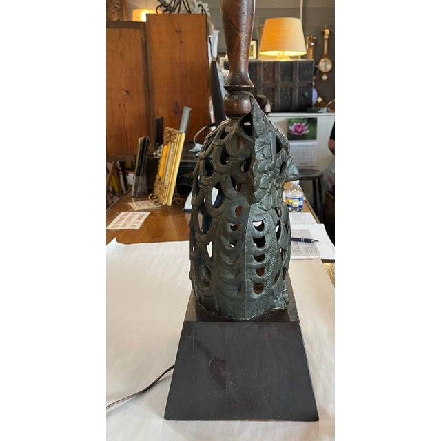 Wood Vintage Mid-Century Sculptural Cast Metal Owl Table Lamp With Walnut Base For Sale - Image 7 of 12
