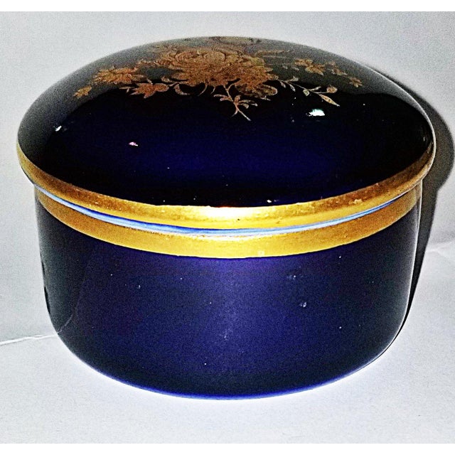 French 1950s Limoges Porcelain Trinket Box For Sale - Image 3 of 5