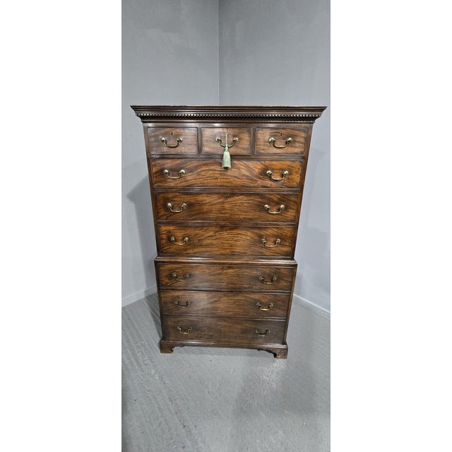 Georgian Mahogany Chest on Chest of Drawers, 1750s For Sale - Image 10 of 15