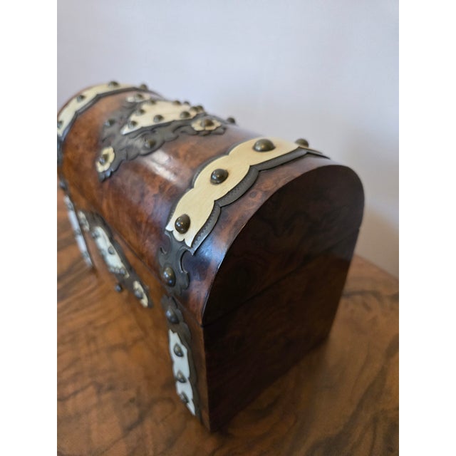 Victorian Late 19th Century Victorian Walnut Burl Tea Caddy For Sale - Image 3 of 7