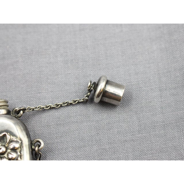 American Circa 1890s American Sterling Silver Chatelaine Scent Bottle For Sale - Image 3 of 5