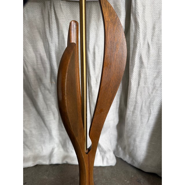 Adrian Pearsall 1950s Mid-Century Modern Adrian Pearsall Style Walnut & Carrara Lamp For Sale - Image 4 of 7