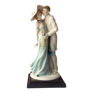 VTG Giuseppe Armani Figurines “Stolen Kiss” 1550c Florence Italy For Sale
