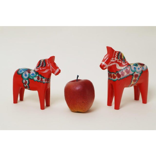 Wood Swedish Folk Art Hand-Carved Dala Horses, 1970s, Set of 2 For Sale - Image 7 of 10