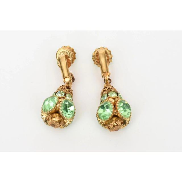 1990s 1990s Frank Hess for Miriam Haskell Dangle Clip on Glass and Gold Plated Earrings - 2 Pieces For Sale - Image 5 of 8