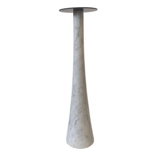 Gueridon Display Column Waiting Room Model in White Carrara Marble and Lacquered Iron by Angelo Mangiarotti, 1980s For Sale