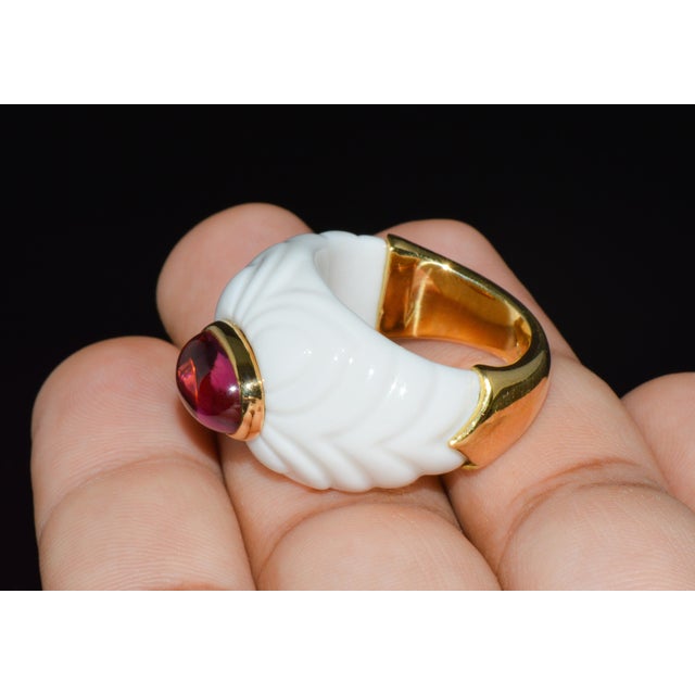 Vintage Bvlgari Chandra Pink Tourmaline & White Porcelain Ring in 18k Yellow Gold – Size 7.5 For Sale - Image 10 of 18