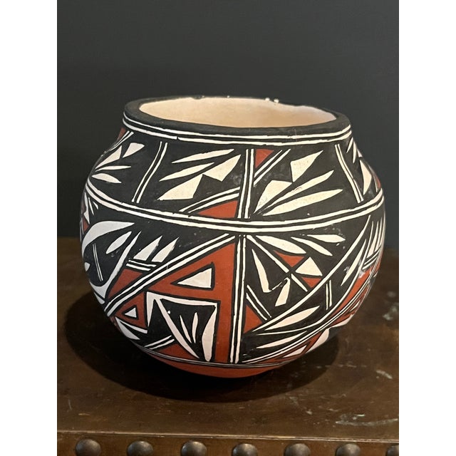 Pueblo Indian Art Late 20th Century Acoma Pueblo Polychrome Pottery Seed Jar by C. Estevan - New Mexico - 5"x5" For Sale - Image 4 of 10