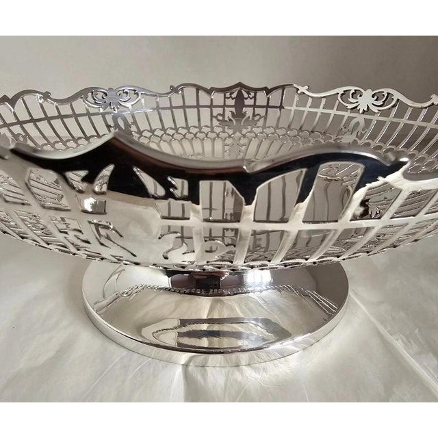Mid-Century Sterling Silver Pierced Pedestal Bowl from Viners LTD, Sheffield, 1962 For Sale - Image 13 of 18