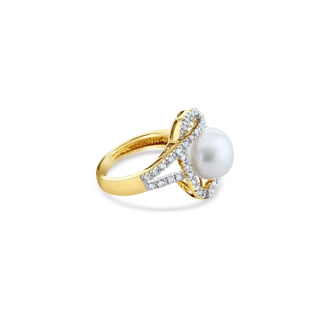 Contemporary Freshwater Pearl Diamond Ring .32cttw 14k Yellow Gold, Size 5 For Sale - Image 3 of 5