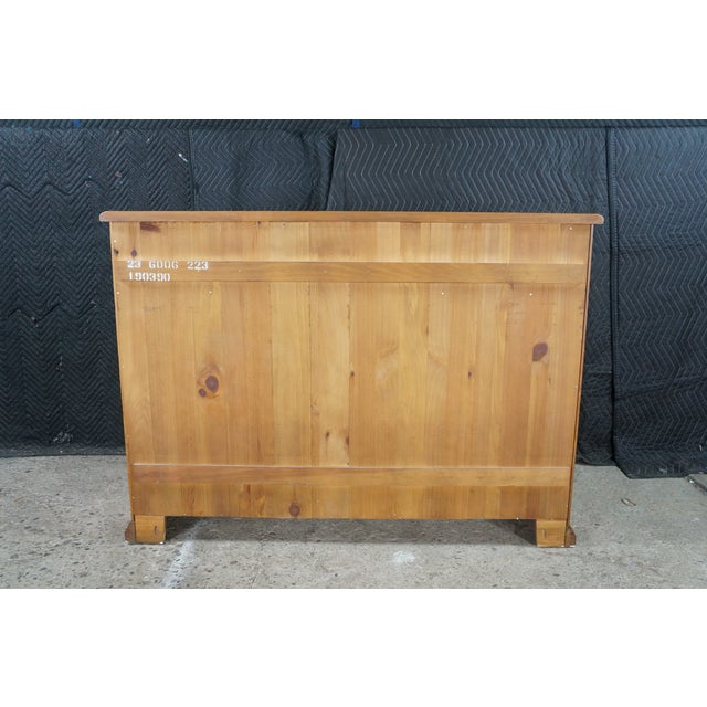 Late 20th Century Ethan Allen Old Tavern Pine Country Farmhouse Buffet Console Cabinet 23-6006 For Sale - Image 16 of 18