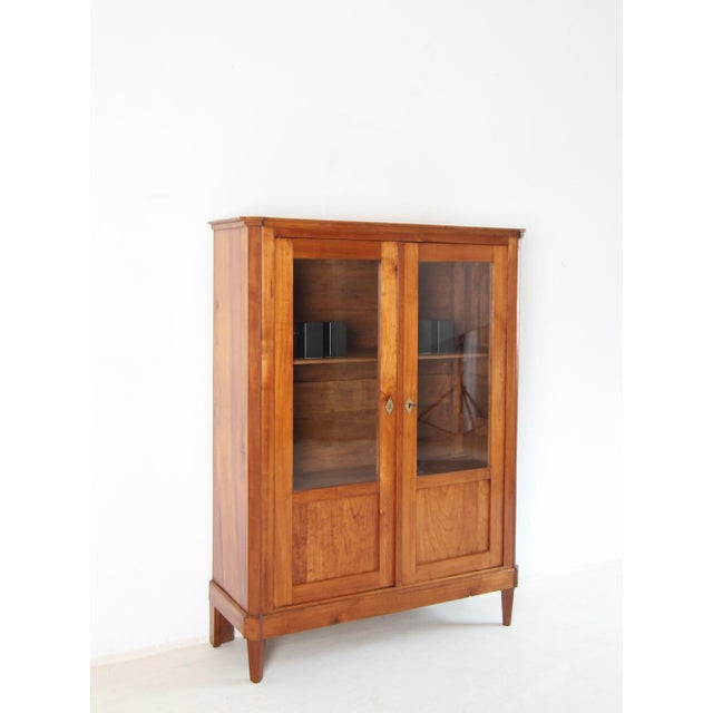 Wood 19th Century Biedermeier Display Cabinet in Cherrywood For Sale - Image 7 of 18