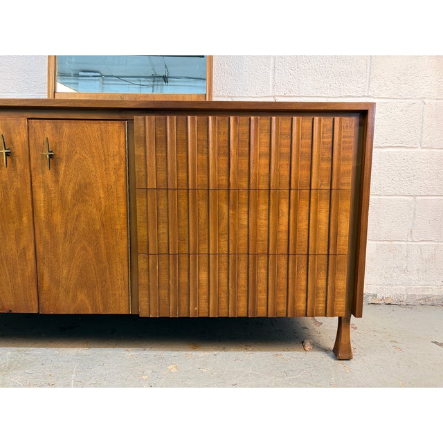 Five-Piece Mid-Century Modern Bedroom Set by John Widdicomb For Sale - Image 13 of 18