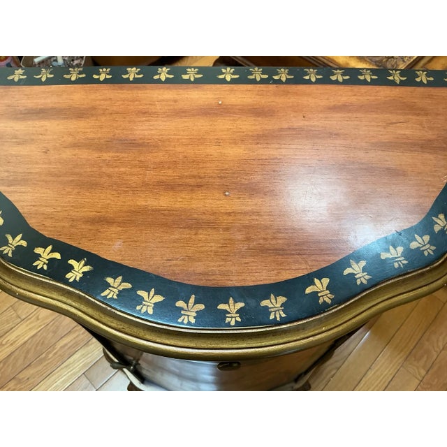 Early 21st Century French-Inspired Reproduction Demilune Cabinet With Gold Fleur-De-Lis Motif For Sale - Image 5 of 6