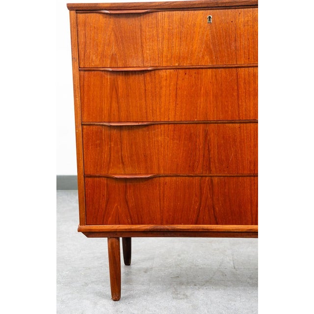 Wood Mid Century Danish Modern Chest of Drawers Dresser Teak Wood Mobler 4 Vintage For Sale - Image 7 of 12