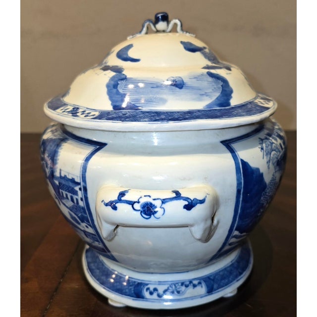 Asian Antique 16th Century Qing Dynasty Blue and White Porcelain Tureen For Sale - Image 3 of 6