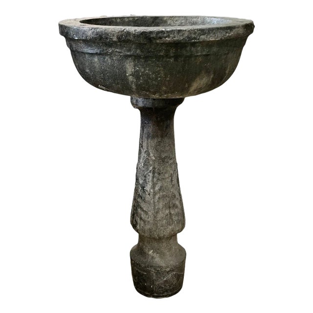 Early Italian Marble Font or Fountain or Birdbath, 17th Century For Sale