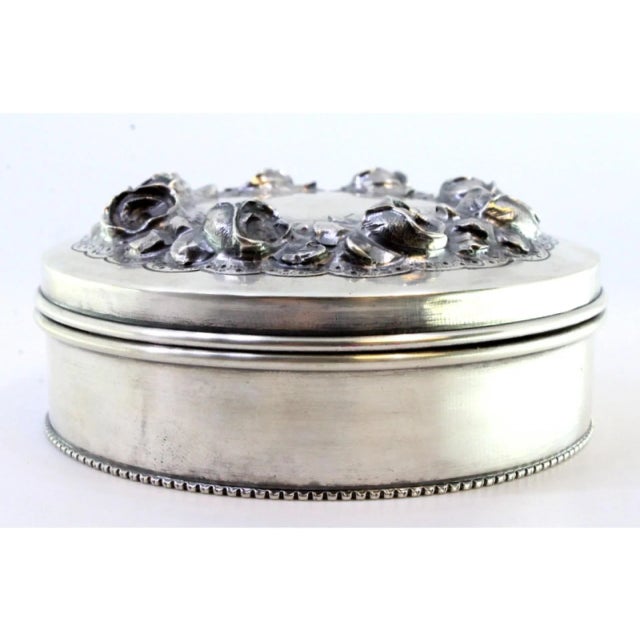 Silver Box with Raised Floral Motifs and Frieze For Sale - Image 6 of 9