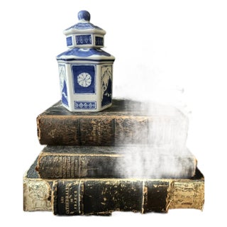 Blue and White Chinoiserie Hexagon Shaped Tea Canister Grand Millennial Decor For Sale