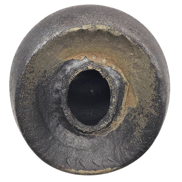 Japanese Shigaraki Style Studio Pottery Ikebana Vase – Textured Modernist Vessel 9.5” For Sale In San Francisco - Image 6 of 8