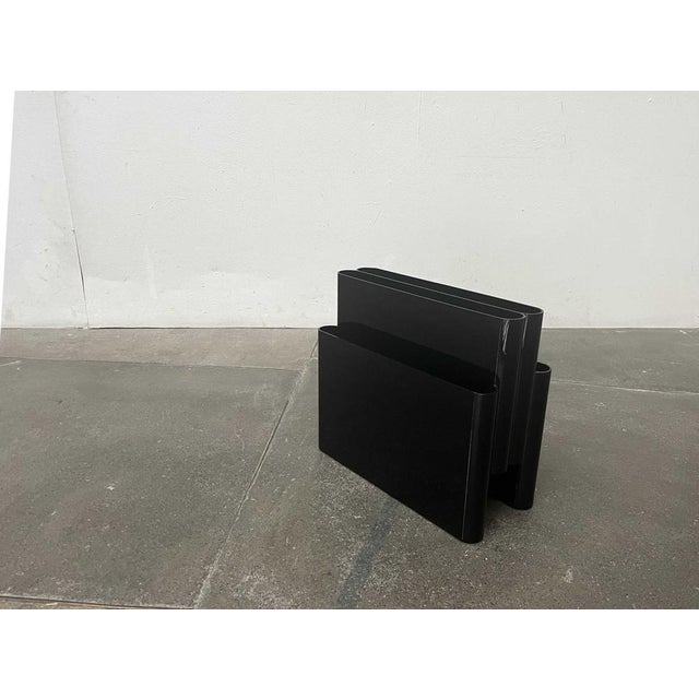 Black Mid-Century Space Age Model 4676 Magazine Holder by Giotto Stoppino for Kartell, 1970s For Sale - Image 8 of 16