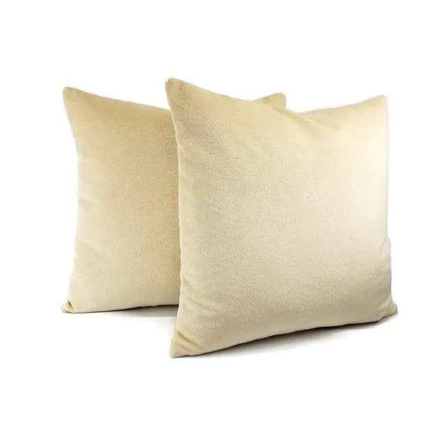 From Coraggio Textiles is Royal Silk Mohair Velvet in the color Quartz pillow cover. This pillow is made with 70% Angora...