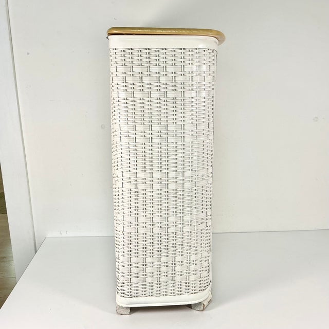 1960s Vintage Boho Chic Coastal Americana Extra Tall Wicker Hamper For Sale - Image 9 of 16