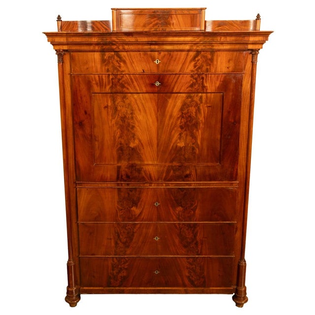 A fine, elegant, antique Austrian inlaid mahogany Biedermeier secretary desk chest/cabinet, circa 1820. A fine quality...