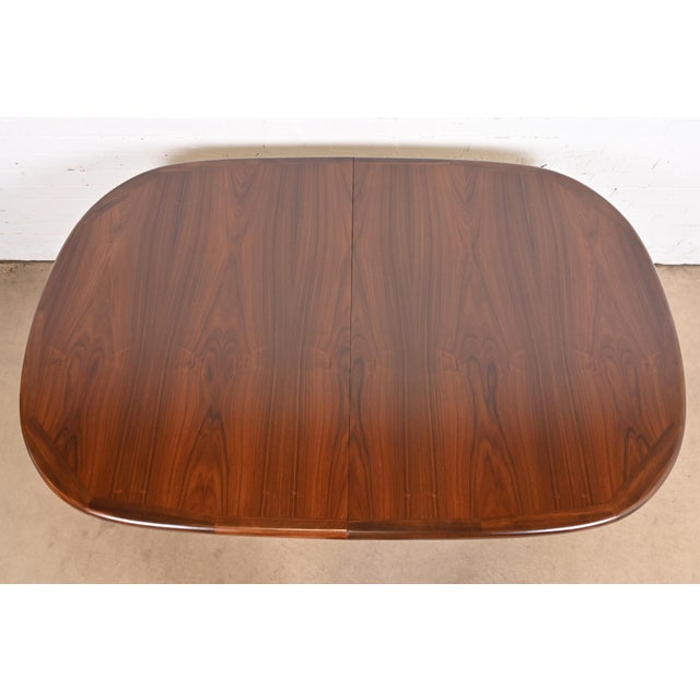 Niels Møller for Gudme Møbelfabrik Danish Modern Sculpted Rosewood Dining Table, Newly Refinished For Sale - Image 9 of 12