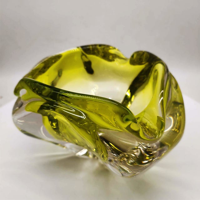 Large Triangular Ashtray or Catch-All in Murano Glass, Italy, 1950s For Sale - Image 6 of 12