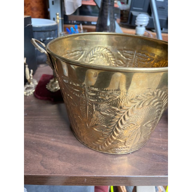 Mid-Century Modern 1970s Hand Hammered Leaf Design Brass Bucket With Handles For Sale - Image 3 of 8