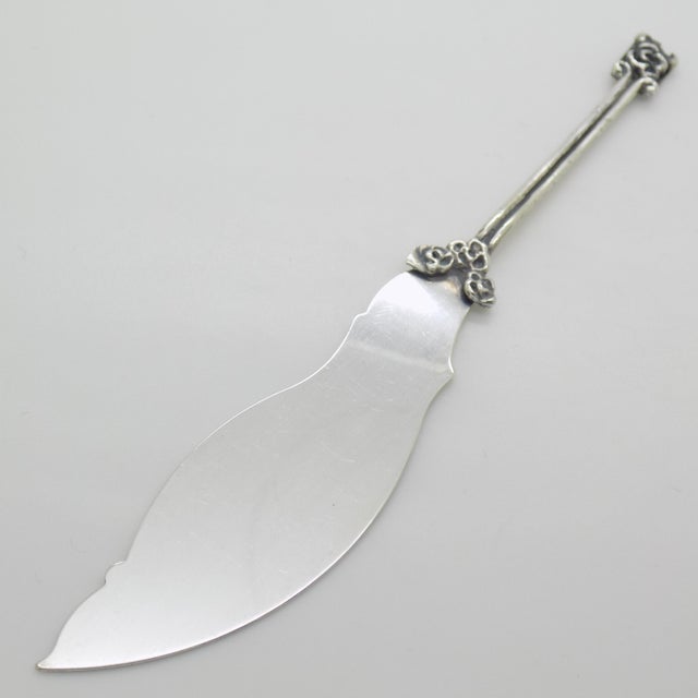 Italian Vintage Italian Handmade Genuine Silver Butter Knife With Flower Design For Sale - Image 3 of 8