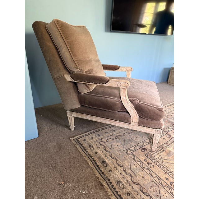 Minton-Spidell Minton Spidell French Country Lounge Chair and Ottoman For Sale - Image 4 of 8
