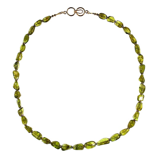 Ajd 22 Inch Peridot Smooth Nugget Necklace For Sale