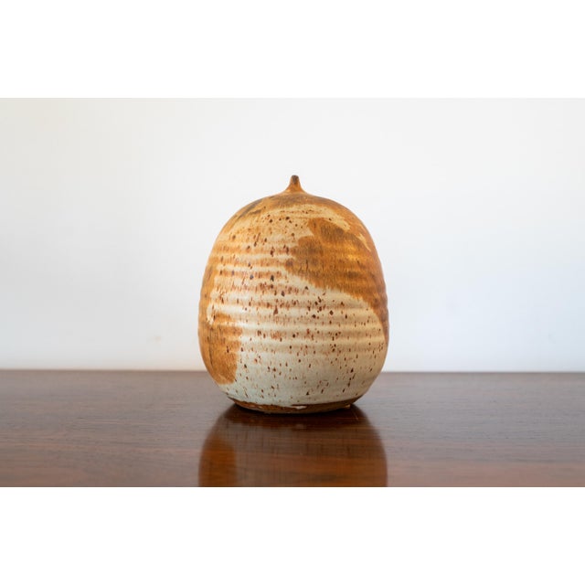 1960s Ceramic Vase in the Manner of Toshiko Takaezu For Sale In Columbia, SC - Image 6 of 12