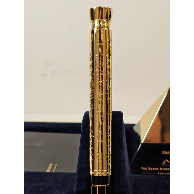 Traditional Pelikan Seven Wonders of the World 'Pyramids of Giza' Fountain Pen For Sale - Image 3 of 18