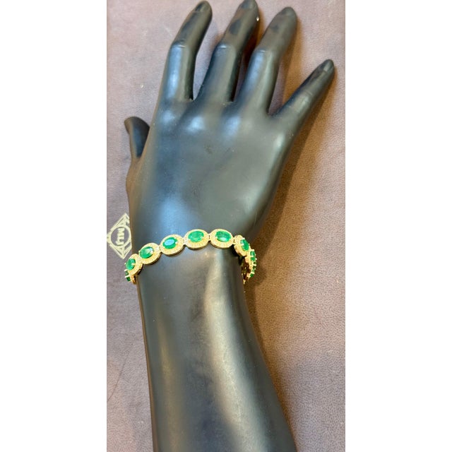 16 Carat Oval Cut Emerald and Diamond Tennis Bracelet 14 Karat Yellow Gold For Sale - Image 9 of 18