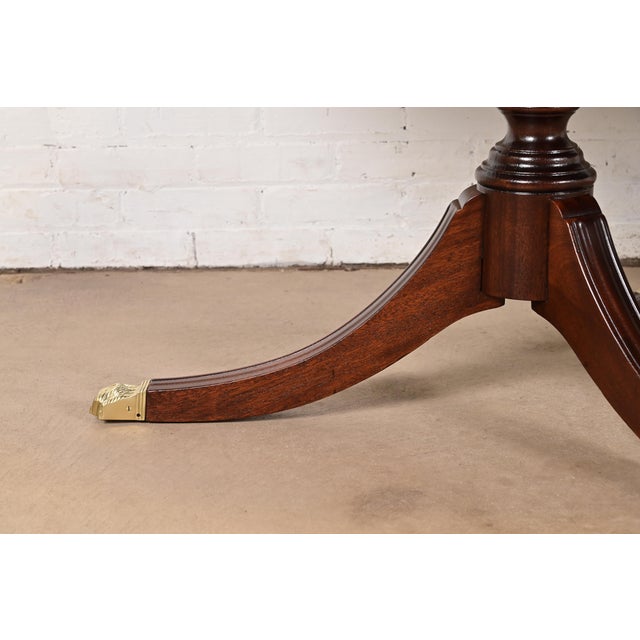 Henkel Harris Georgian Banded Mahogany Double Pedestal Extension Dining Table, Newly Refinished For Sale - Image 11 of 15