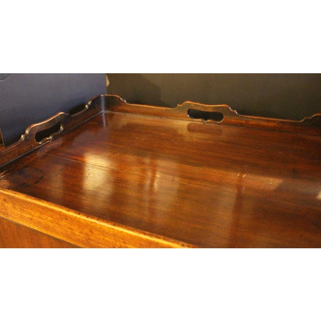 Circa 1765-1780 English George III Period Bedside Commode Table For Sale - Image 4 of 8